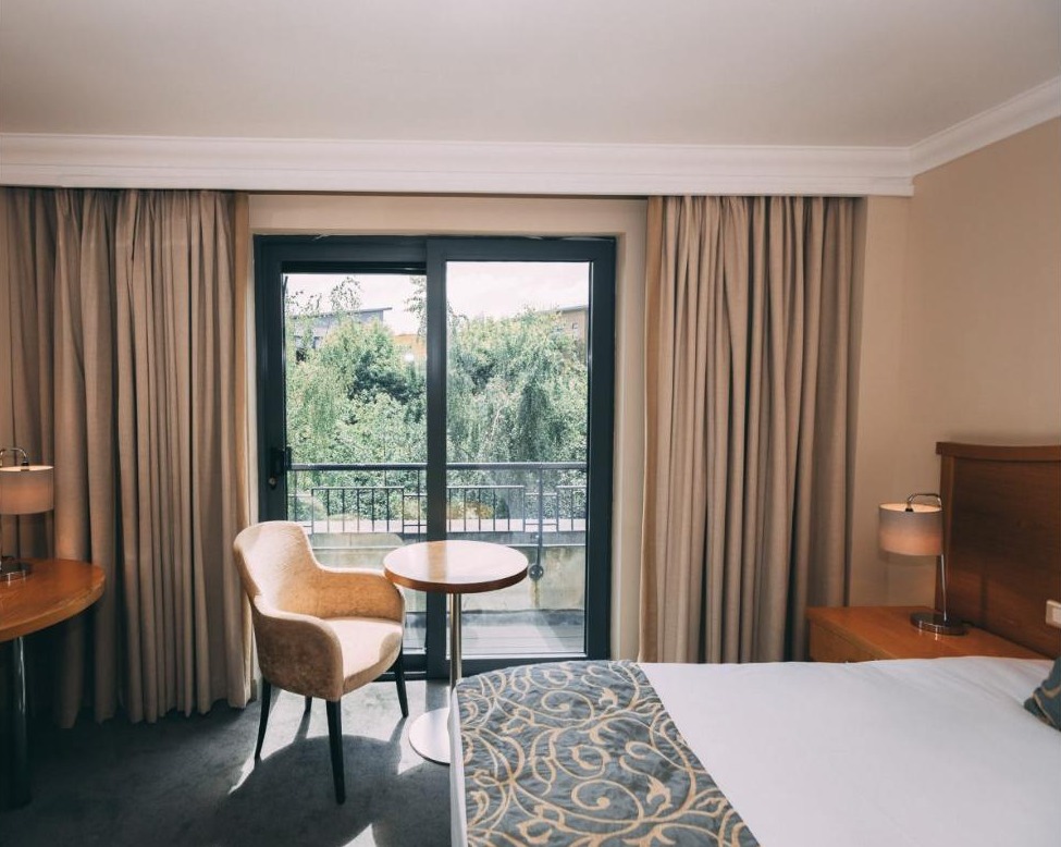 Parkview Hotel - Room interior with balcony